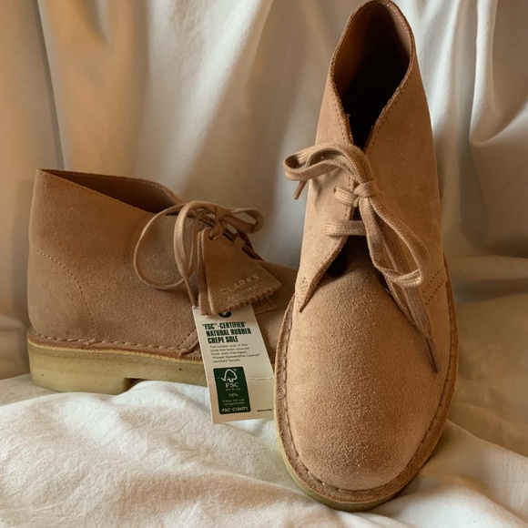 Clarks Originals Collection Desert Boots in beige suede - Picture 1 of 9